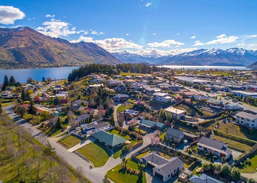 Otago Wānaka Exterior Detail