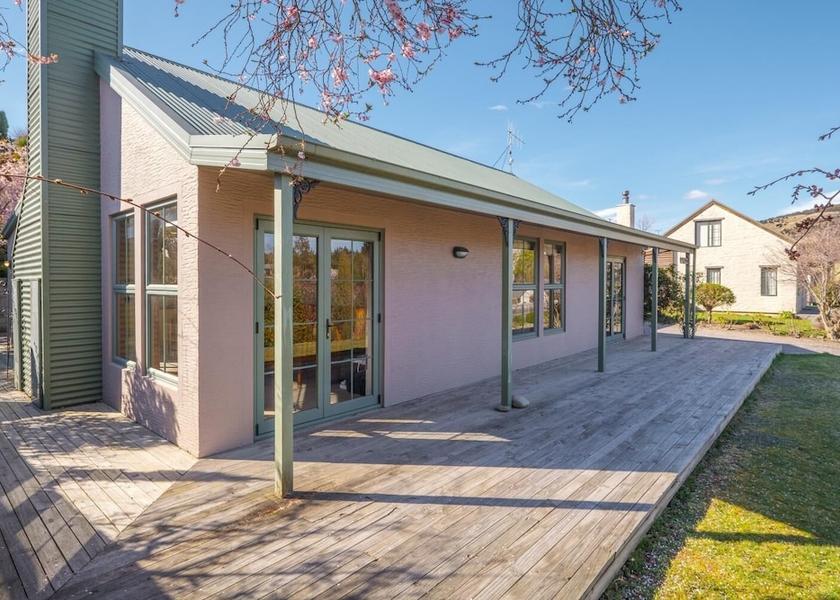 Otago Wānaka Exterior Detail