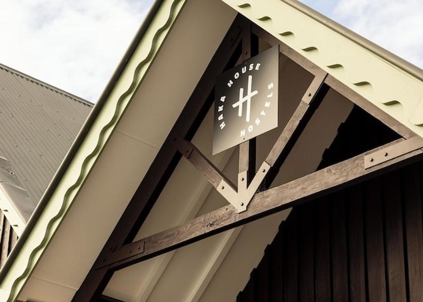 Otago Wānaka Front of property