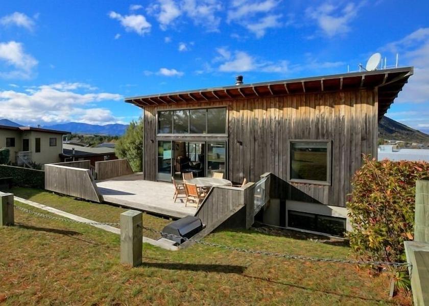 Otago Wānaka Exterior Detail