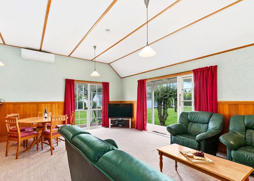 Waikato Taupō Interior Entrance