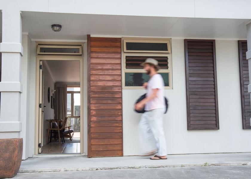 Waikato Raglan Facade