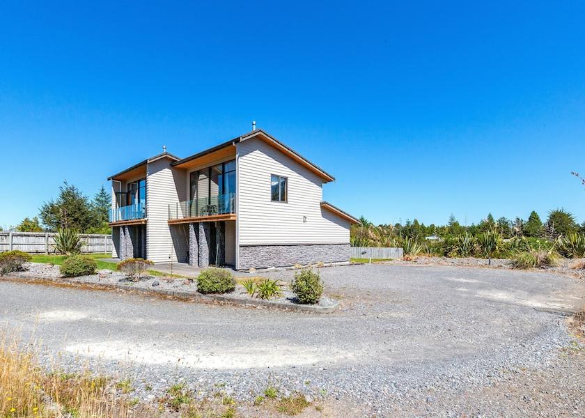 Manawatū-Whanganui National Park Interior Entrance