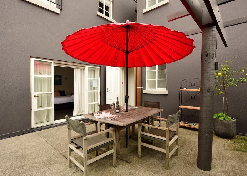 Waikato Thames Porch