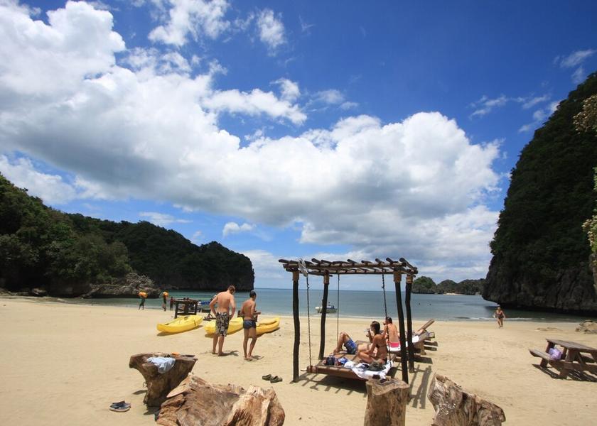Bicol Caramoan Beach