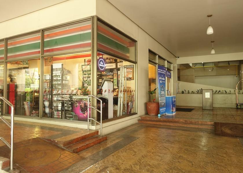  Taguig Entrance