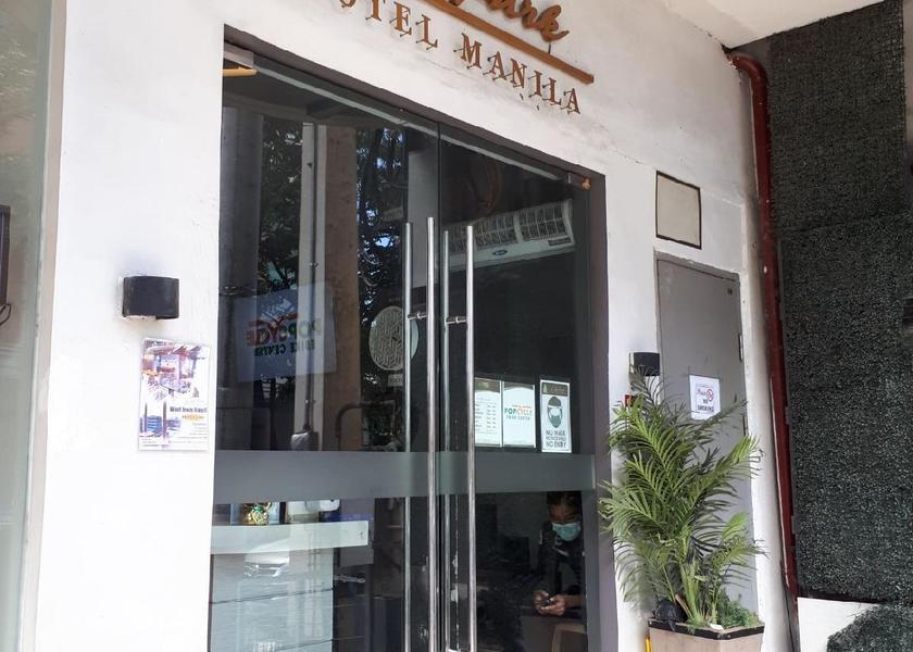  Taguig Hotel Exterior