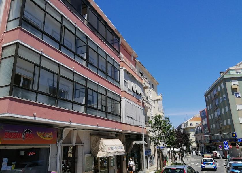  Loures Exterior Detail