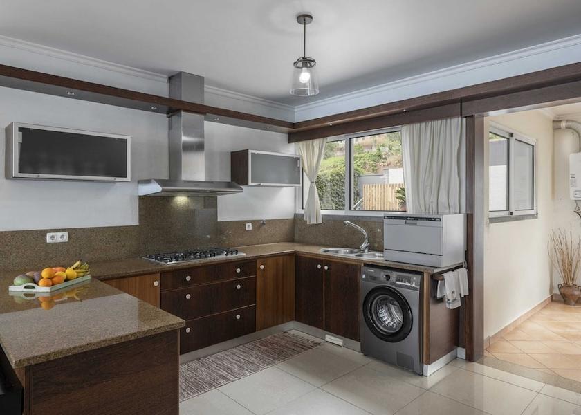 Madeira Region Calheta Kitchen