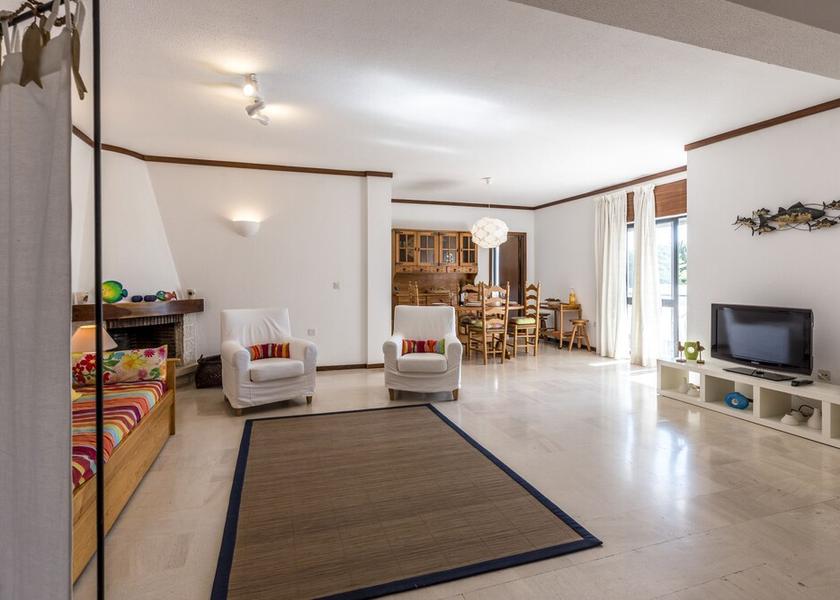 Faro Lagoa Living Area