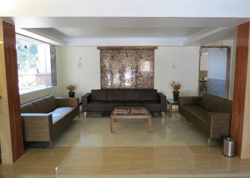 Maharashtra Mahabaleshwar Lobby sitting area