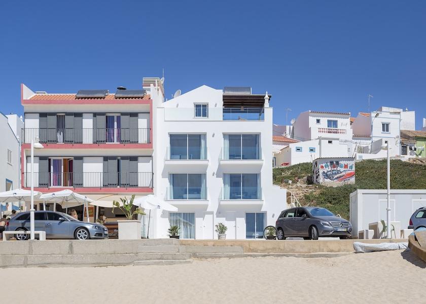 Faro Vila do Bispo Facade