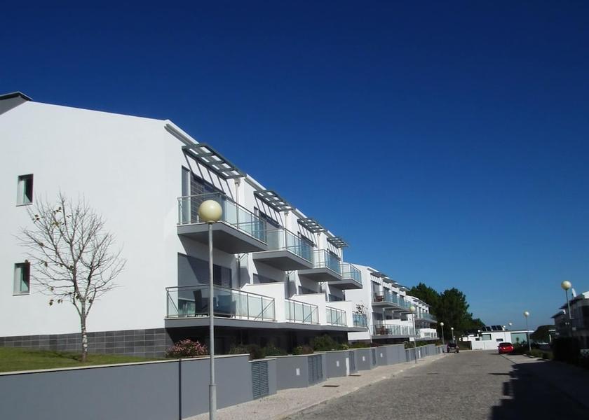 Leiria Caldas da Rainha Exterior Detail