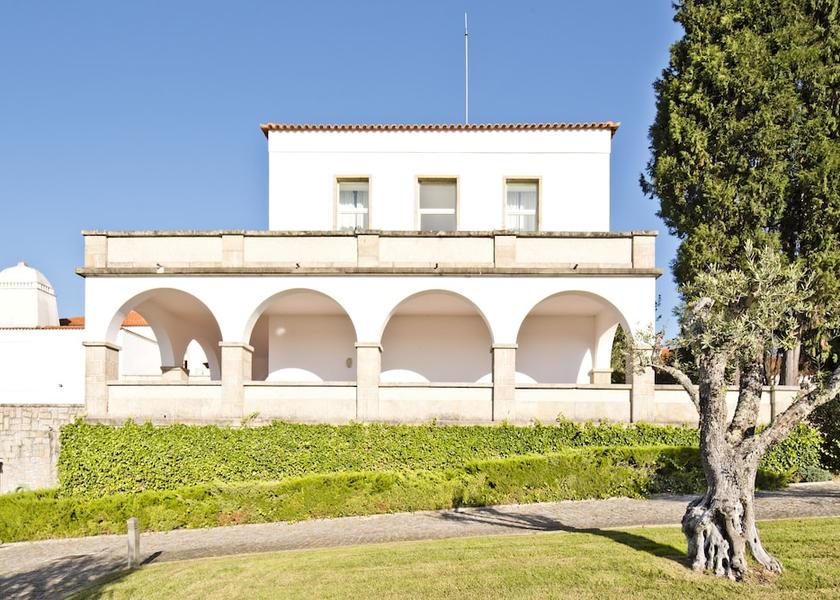 Coimbra Oliveira do Hospital Front of property