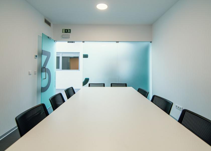 Braga Braga Meeting Room