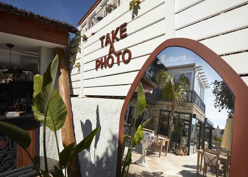 Izmir Çeşme Garden