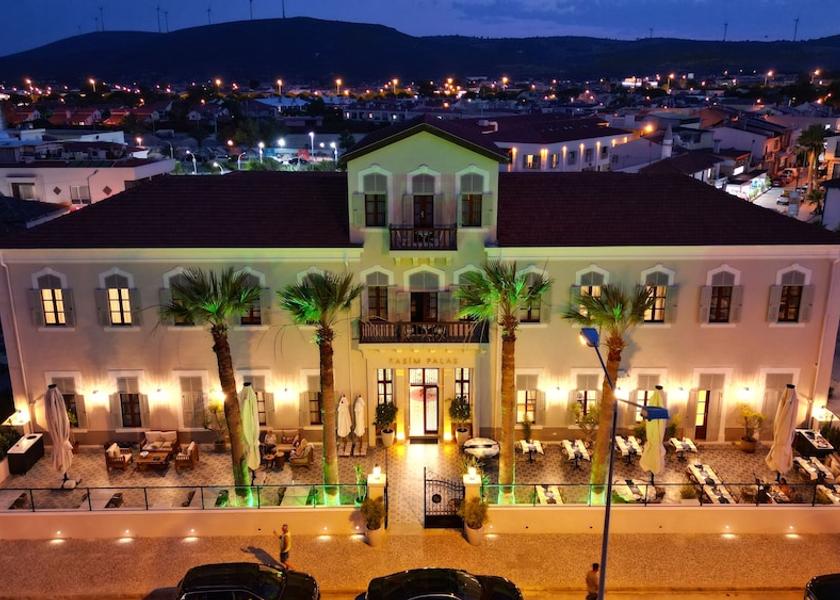 Izmir Çeşme Facade