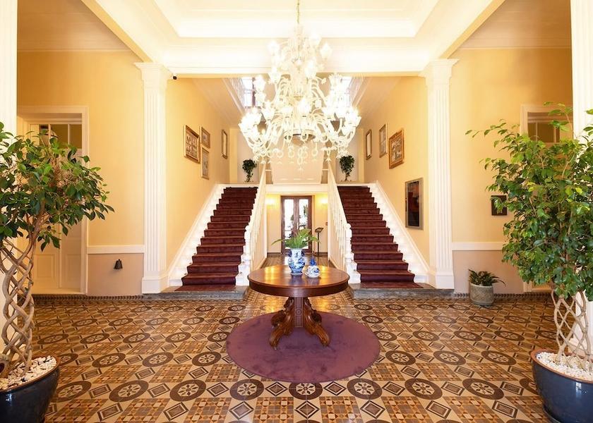 Izmir Çeşme Interior Entrance