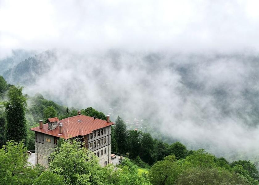 Rize Province Çamlıhemşin Facade