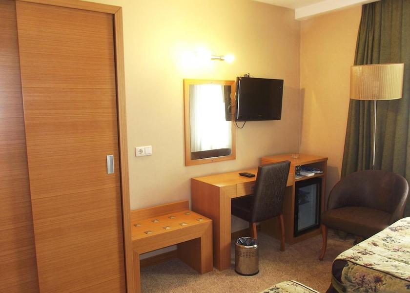  Adana Room