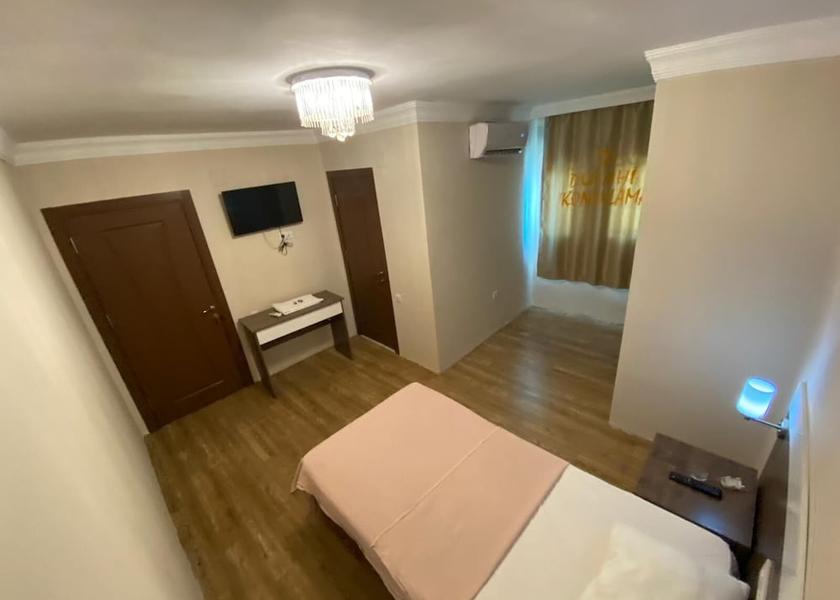  Adana Room
