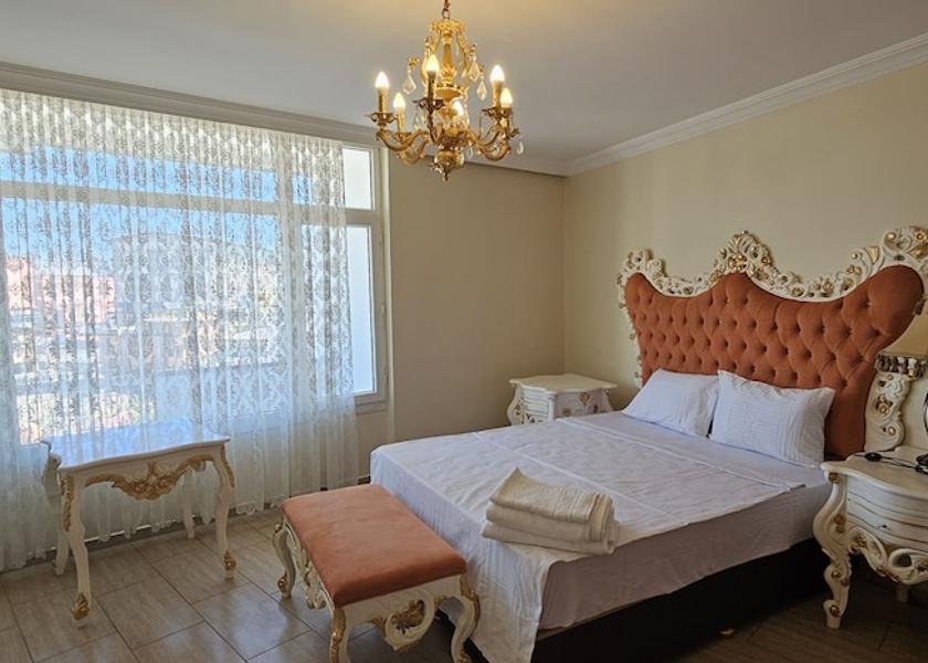  Adana Room