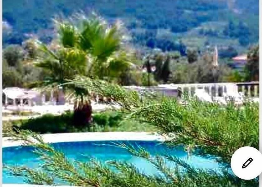  Istanbul Exterior Detail