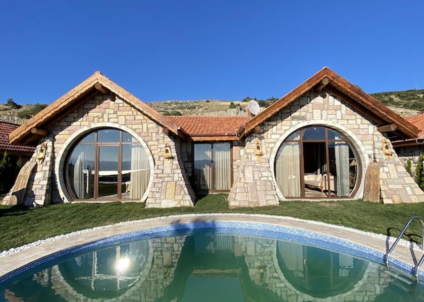  Iznik Exterior Detail