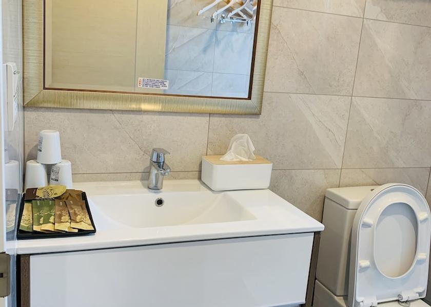 Yilan County Yuanshan Bathroom