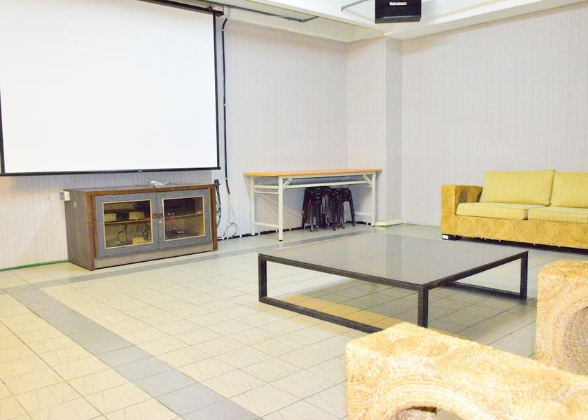 Chiayi County Zhongpu Karaoke room