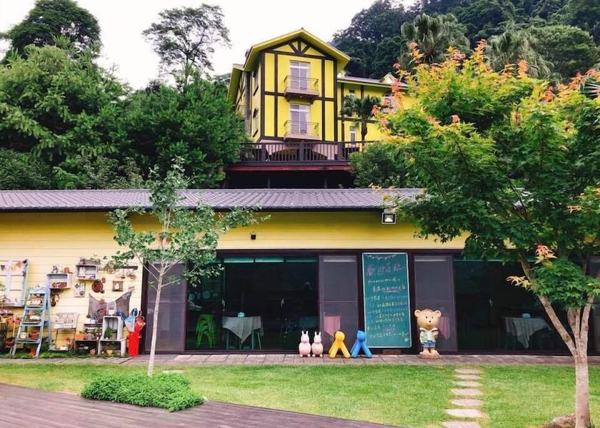 Miaoli County Nanzhuang Exterior Detail