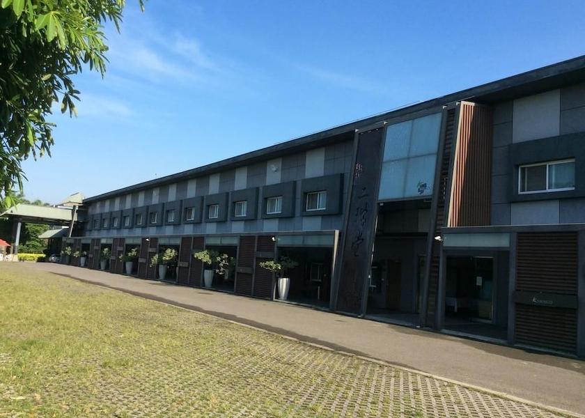 Chiayi County Minxiong Exterior Detail