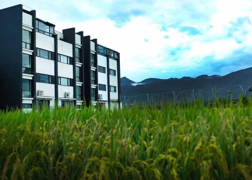 Yilan County Dongshan Exterior Detail
