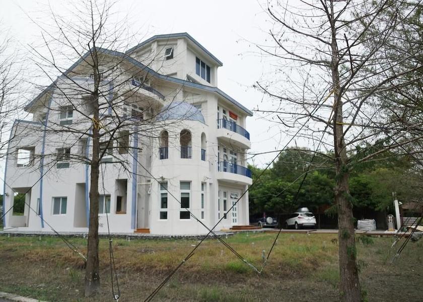 Yilan County Dongshan Facade