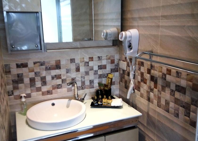 Yilan County Sanxing Bathroom