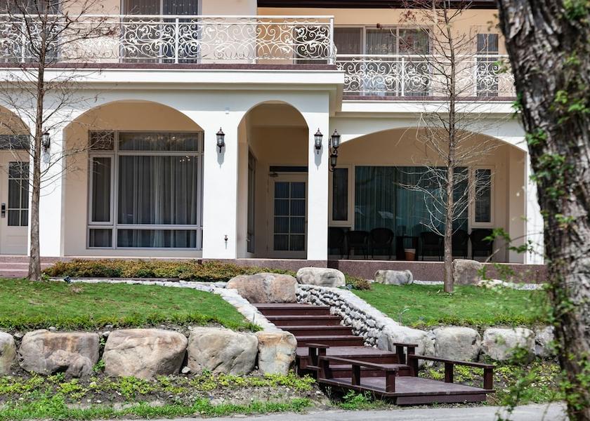 Yilan County Sanxing Facade