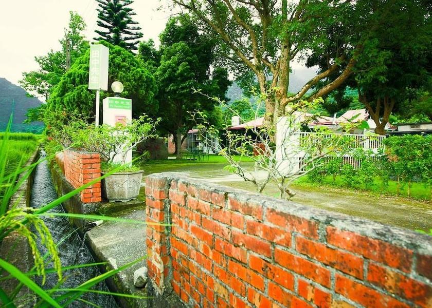 Hualien County Fuli Exterior Detail