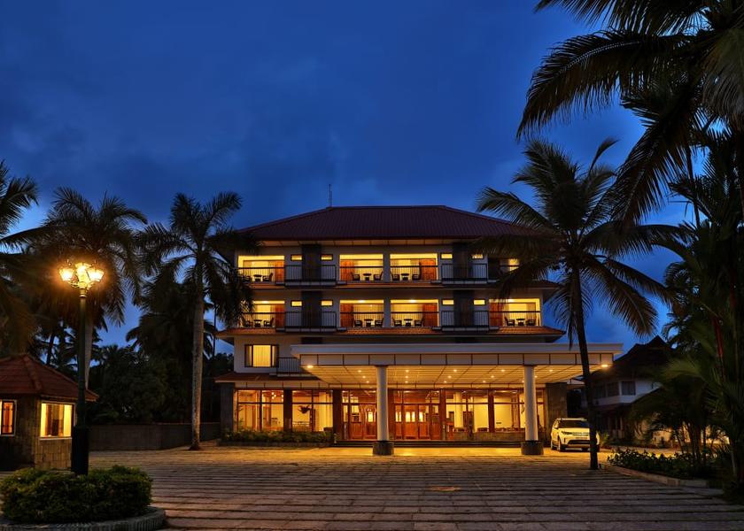 Kerala Kumarakom Hotel Exterior
