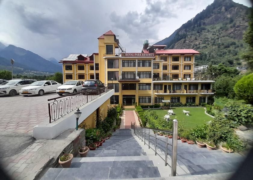 Himachal Pradesh Manali Hotel Exterior