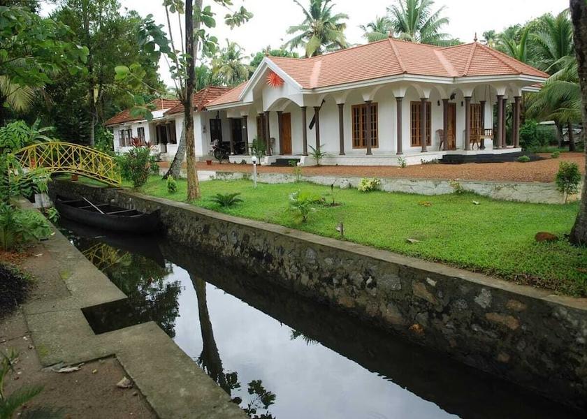 Kerala Kumarakom Garden view