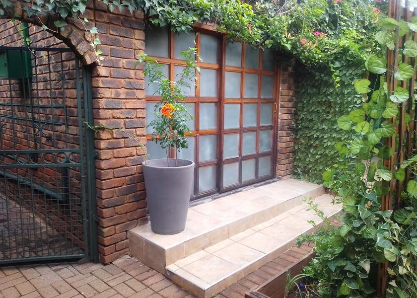 Gauteng Akasia Exterior Detail