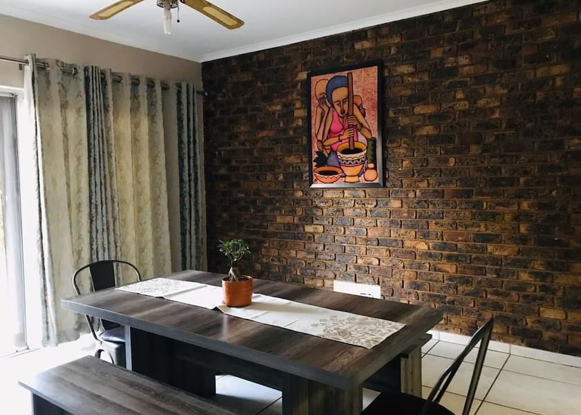 Gauteng Akasia In-Room Dining