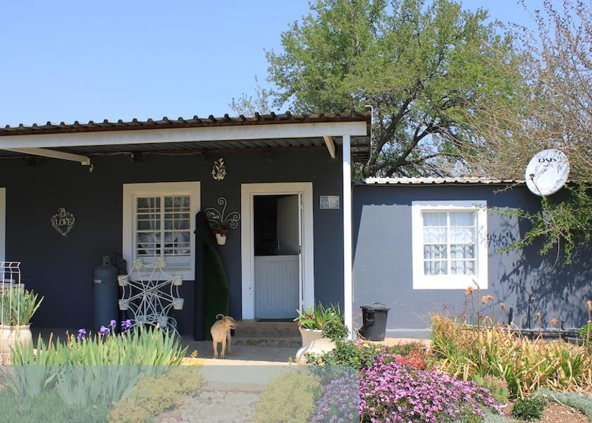 Gauteng Tierpoort Exterior Detail