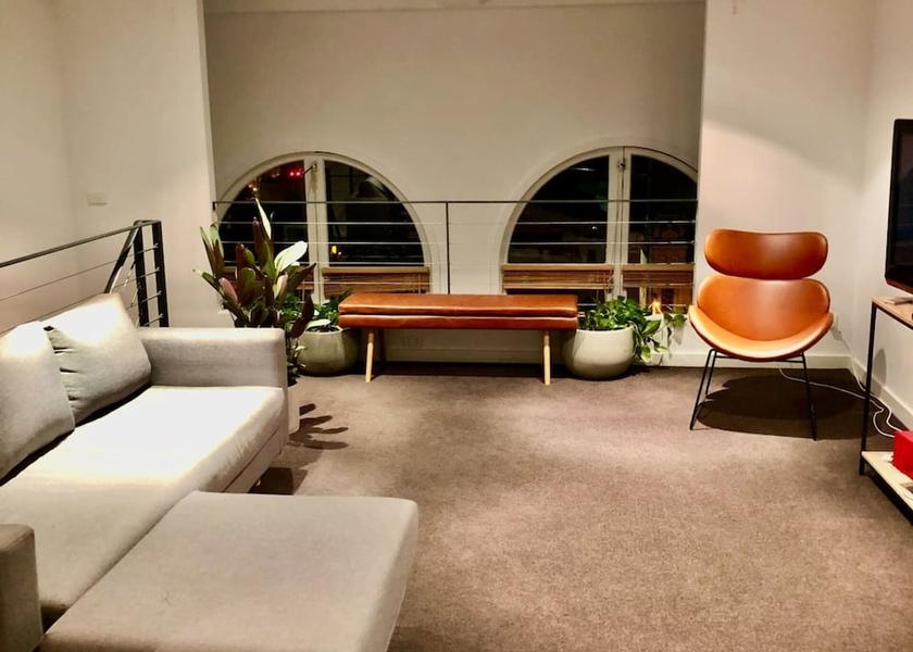 Victoria Melbourne Room