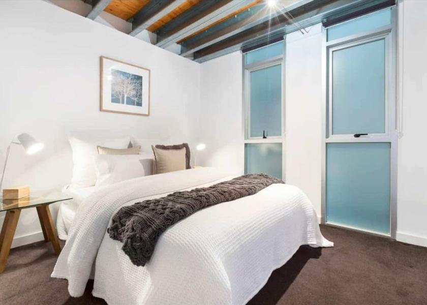 Victoria Melbourne Room