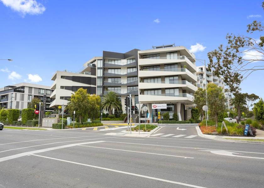 Victoria Sandringham Facade