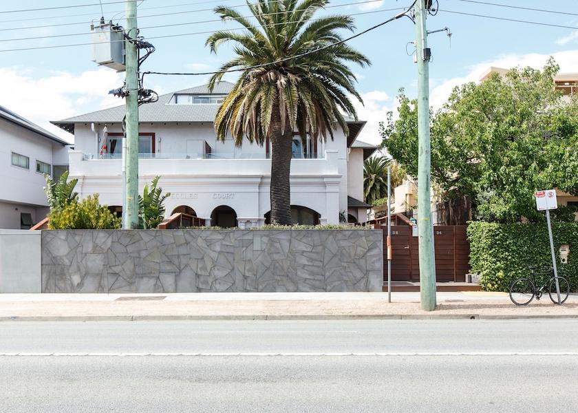 Victoria Sandringham Facade