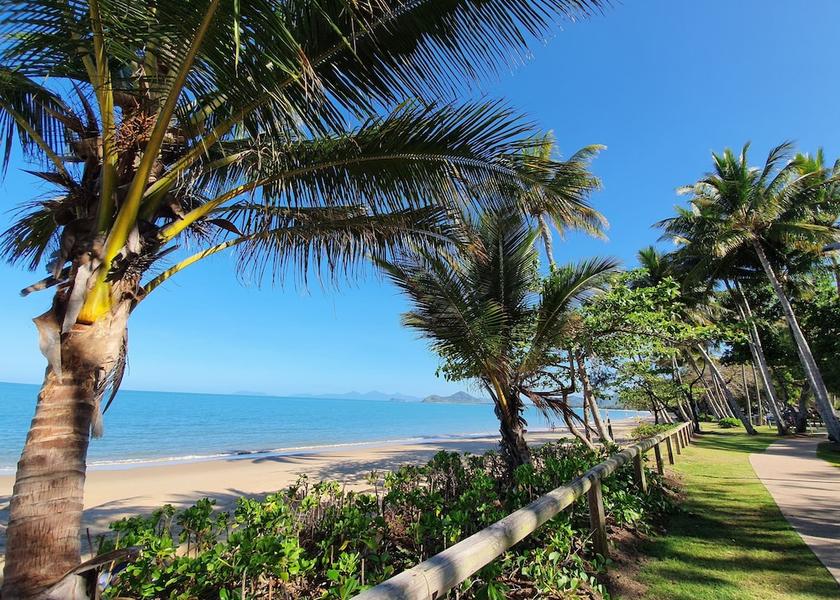 Queensland Palm Cove Beach