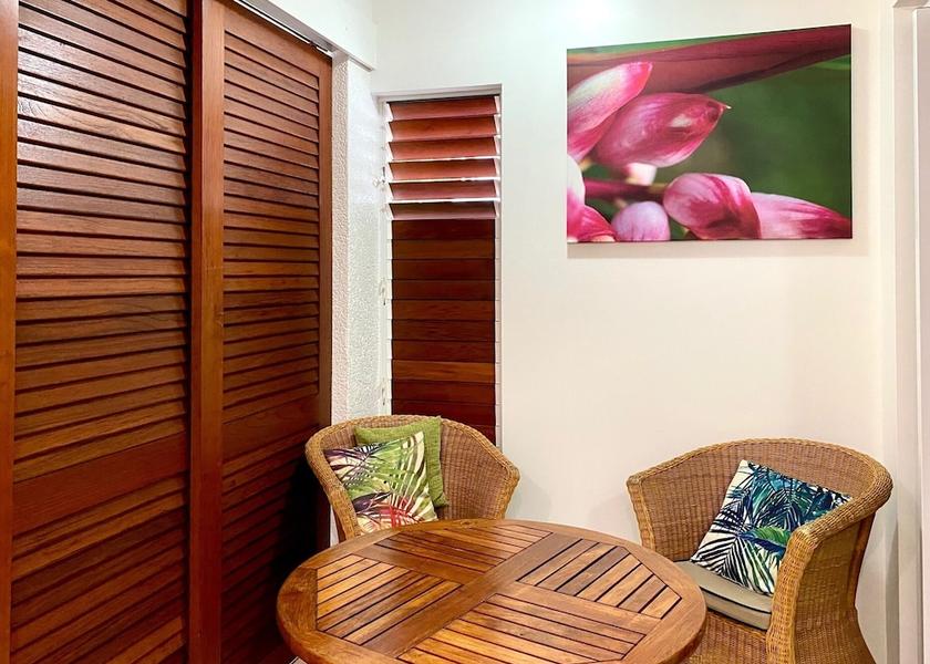Queensland Palm Cove In-Room Dining