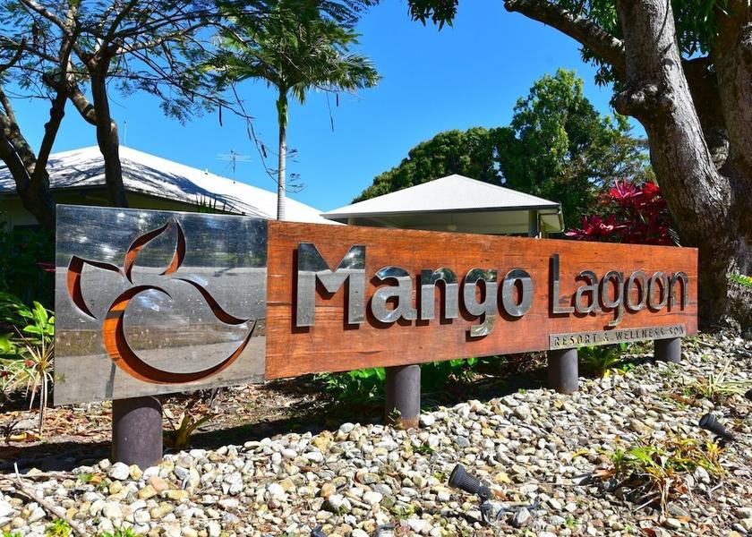 Queensland Palm Cove Facade